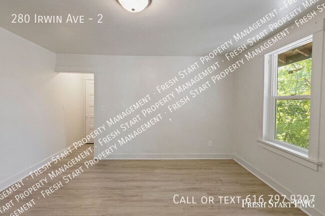 Foto del edificio - 280 Irwin Ave