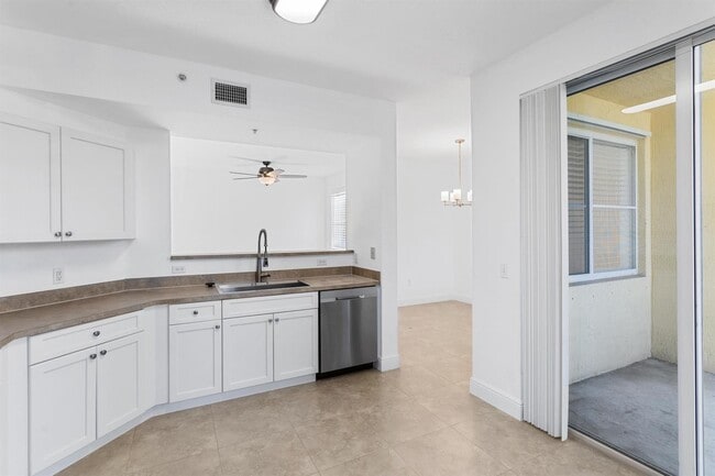 Foto del edificio - 11029 Legacy Blvd