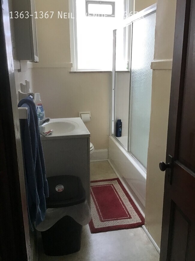 Foto del edificio - 1363-1367 Neil Avenue-1367A