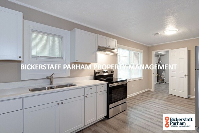 Building Photo - Great Experiences Are Just Around The Corn...