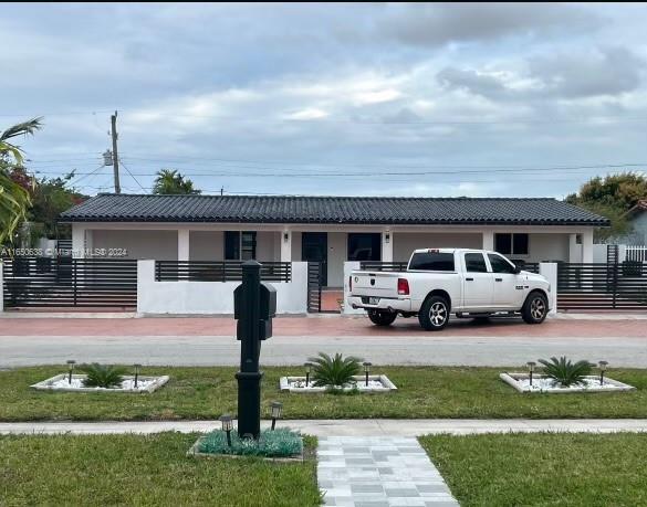 Foto principal - 1365 W 5th Ct