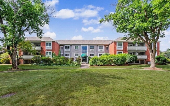 Building Photo - 121 Cluff Crossing Rd