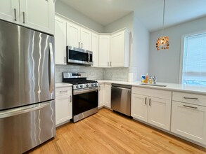Building Photo - 353 Dorchester St