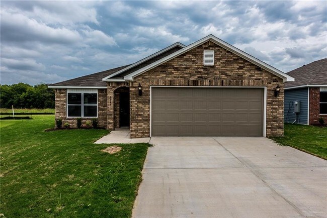 Building Photo - 5046 Claxton Cir