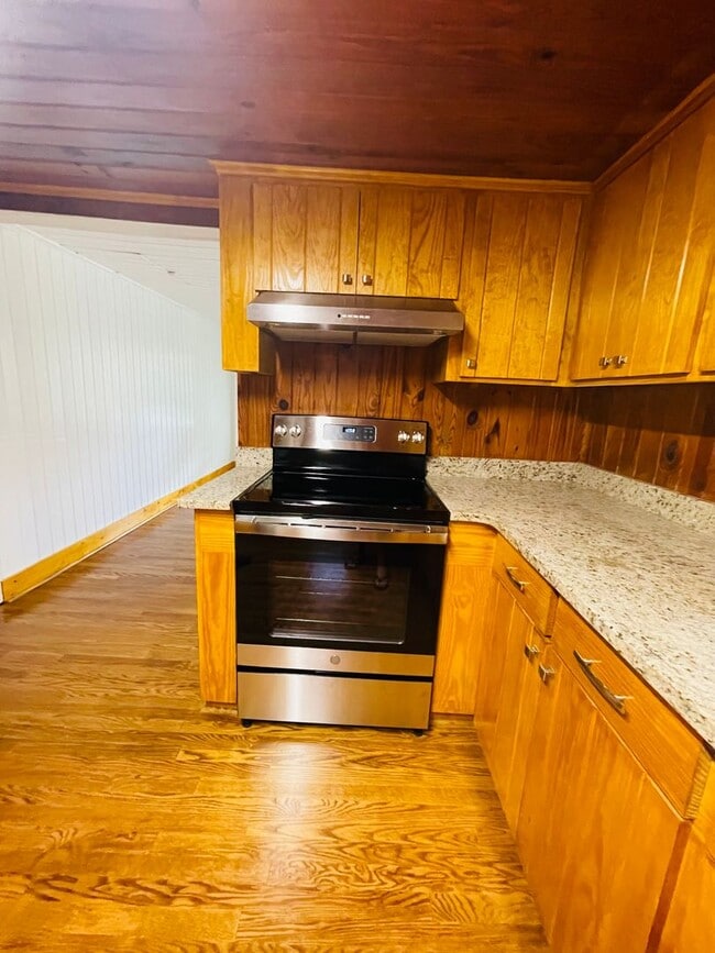 Building Photo - 3 BD/1/BA County Ranch Home