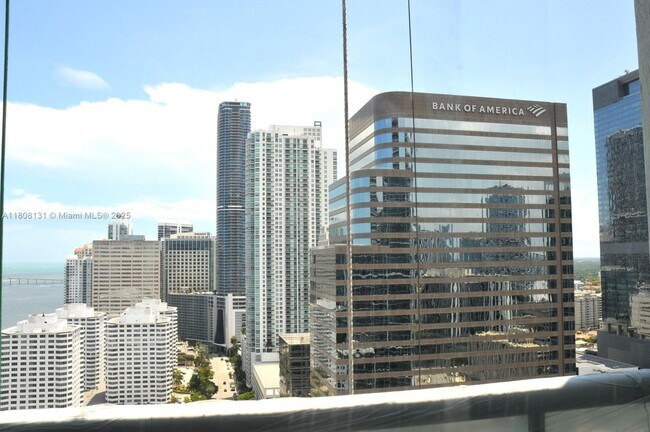 Building Photo - 495 Brickell Ave