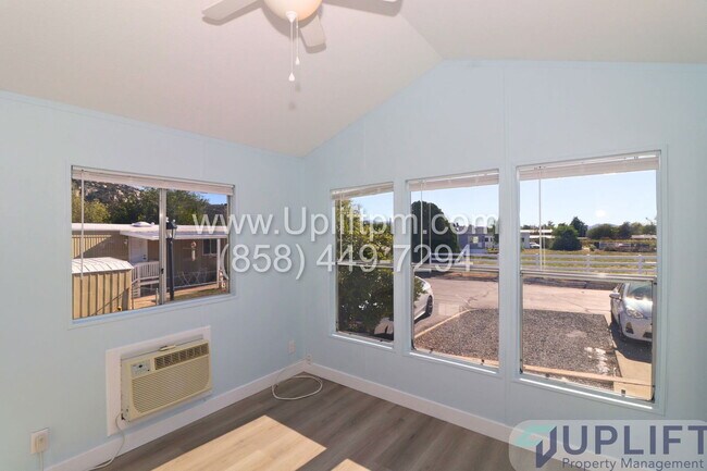 Foto del edificio - 2030 Black Canyon Rd