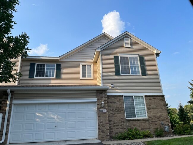 Foto del edificio - 3442 Cherry Ln