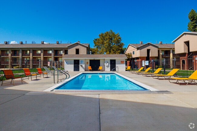Pool 03 - Atherton Park Apartments