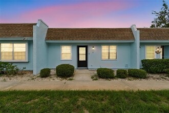 Building Photo - 11110 Carriage Hill Dr