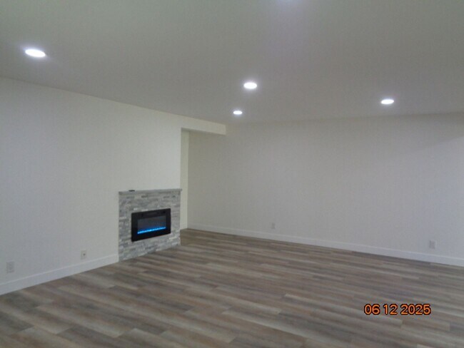 Foto del edificio - Single Story Condo in Park Somerset complex