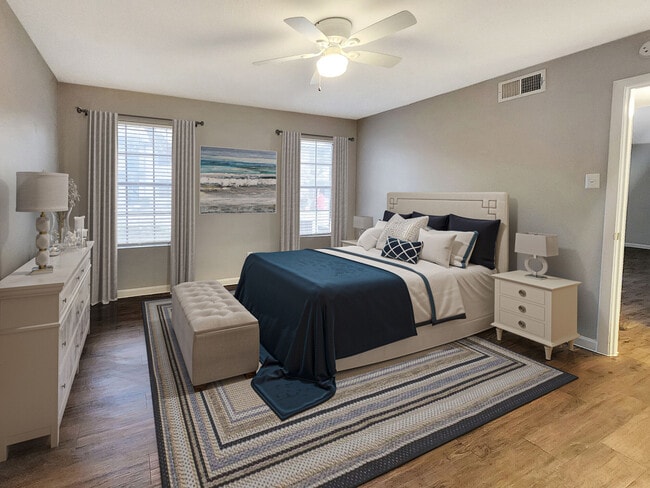 Building Photo - Costa Mesa