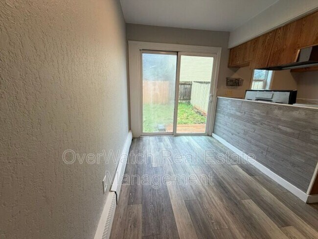 Foto del edificio - 9130 Washburn St