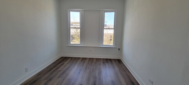 Foto del edificio - 3207 N Wilton Ave