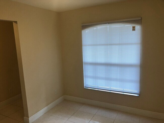 Foto del edificio - 1513 SW 13th Terrace