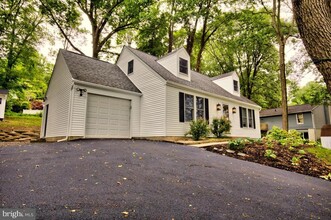 342 Sherry Ln