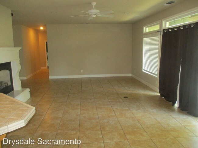 Building Photo - 3 br, 2 bath House - 1320 Rolling Hills Dr.