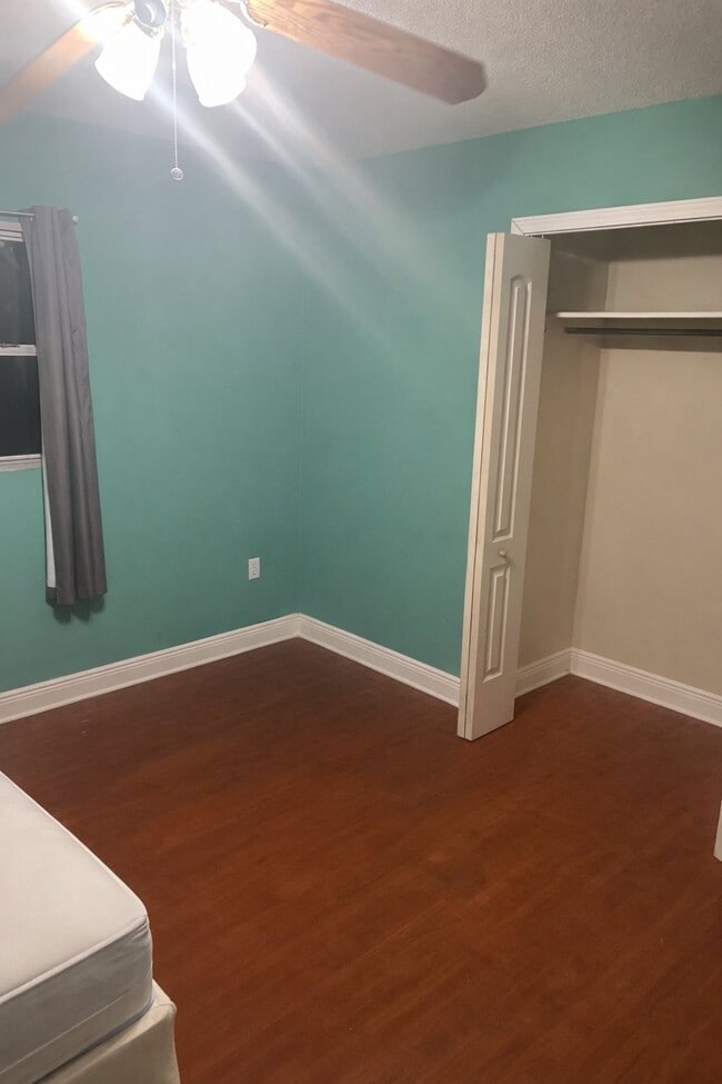 Building Photo - 6119 Castlewood Ln