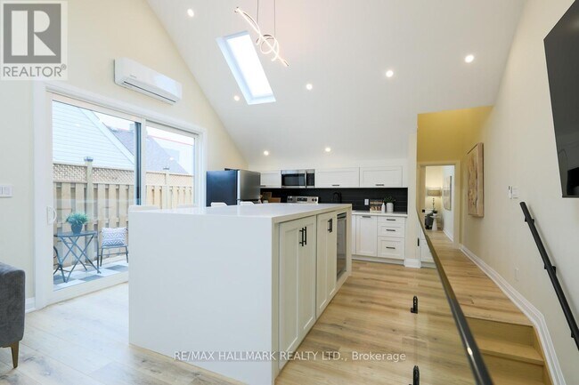 Photo du bâtiment - 6 Luttrell Ave