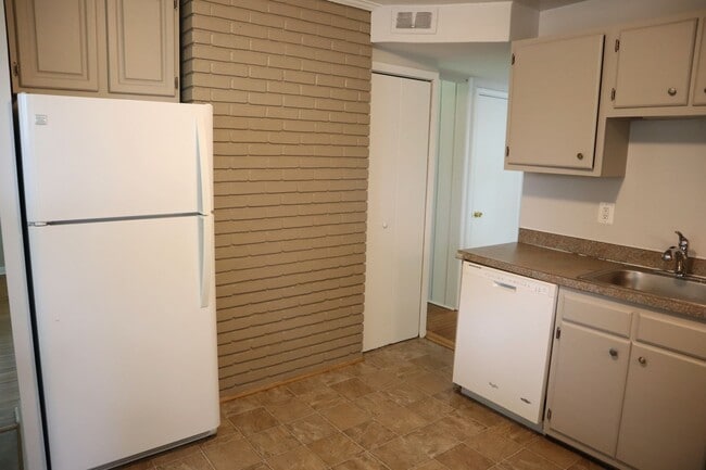 Foto del edificio - Very Cute 3 bedroom just 7 Minutes to Twin...