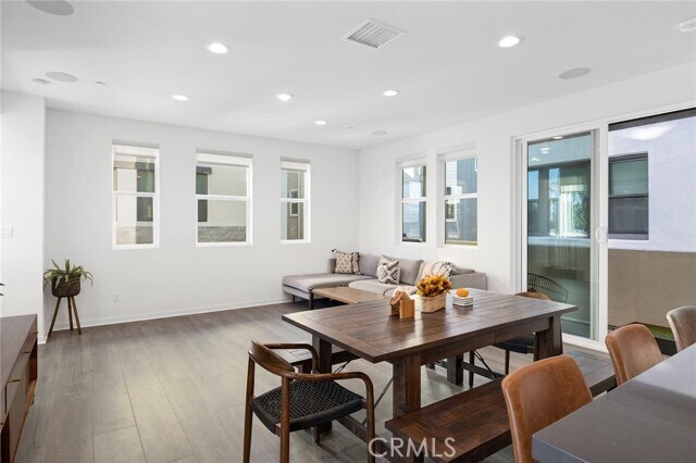 Building Photo - 175 Fable