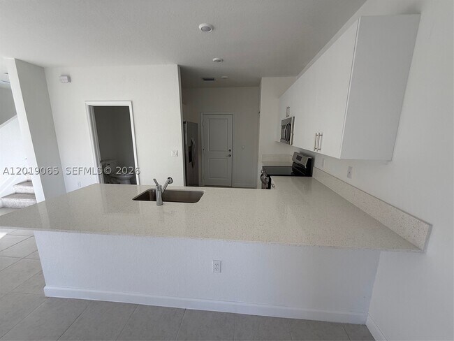 Building Photo - 4957 Oakmont Dr