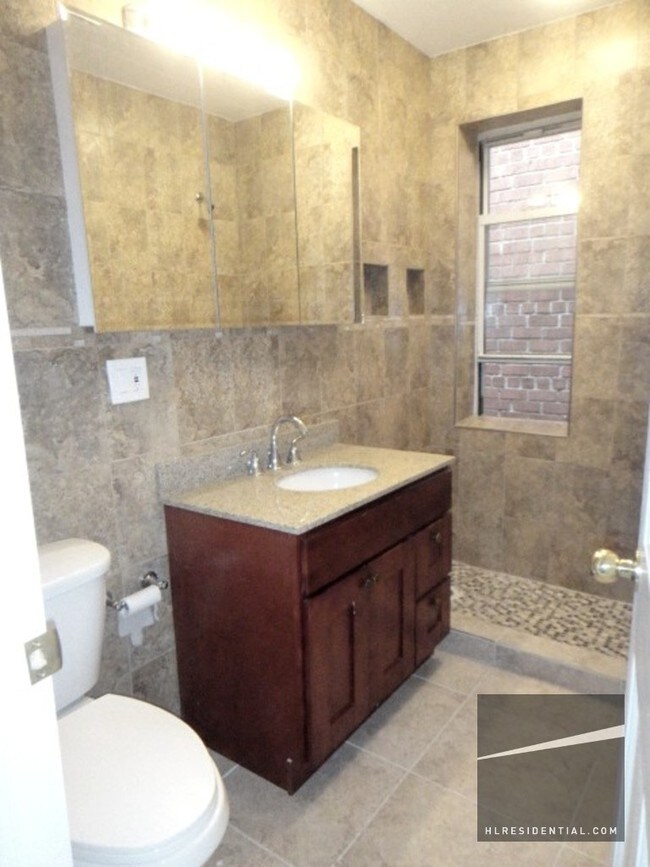 Building Photo - 2425 23rd St