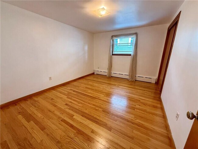 Foto del edificio - 25 Thurston Ave