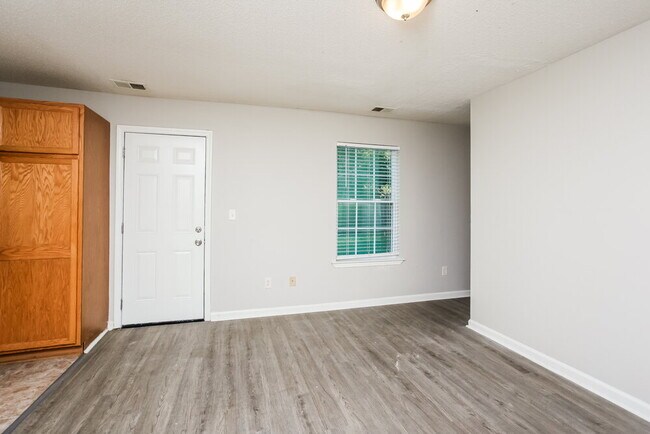 Foto del edificio - 4819 Royal Run Dr