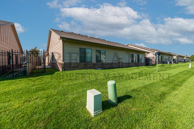 Building Photo - 13609 Hunters View St