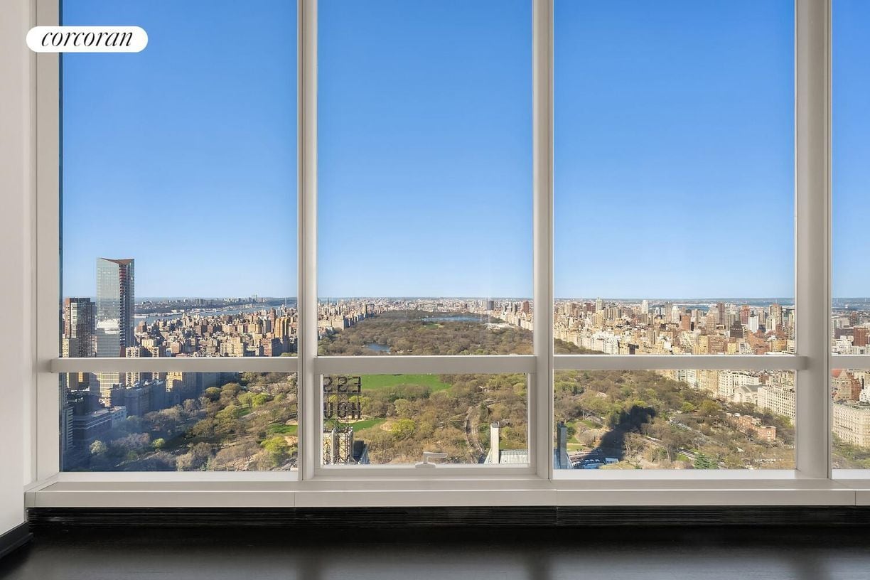 Foto principal - 157 W 57th St