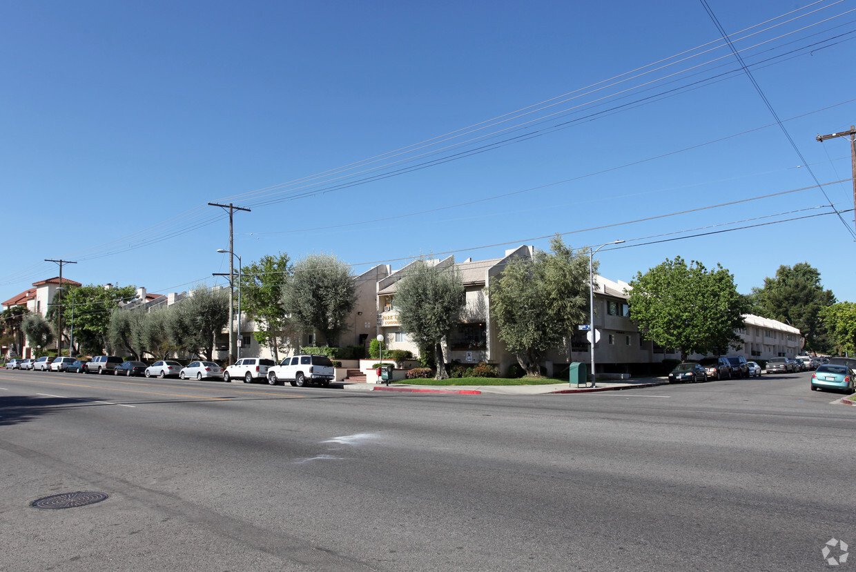 Reseda Park Apartments