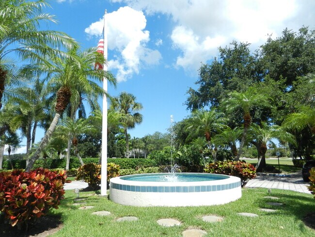 Foto del edificio - 301 Muirfield Ct