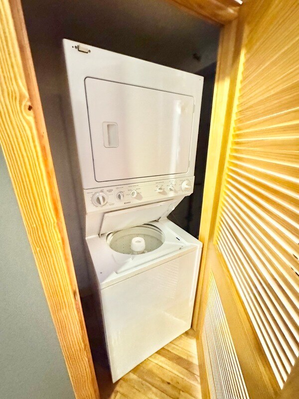 Building Photo - 114 Virginia St