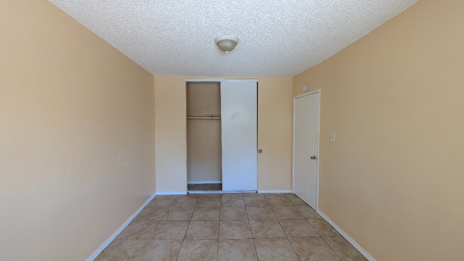 Foto del edificio - 1545 W 19th St