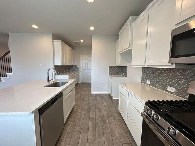 Building Photo - 6504 Leonardo Cove
