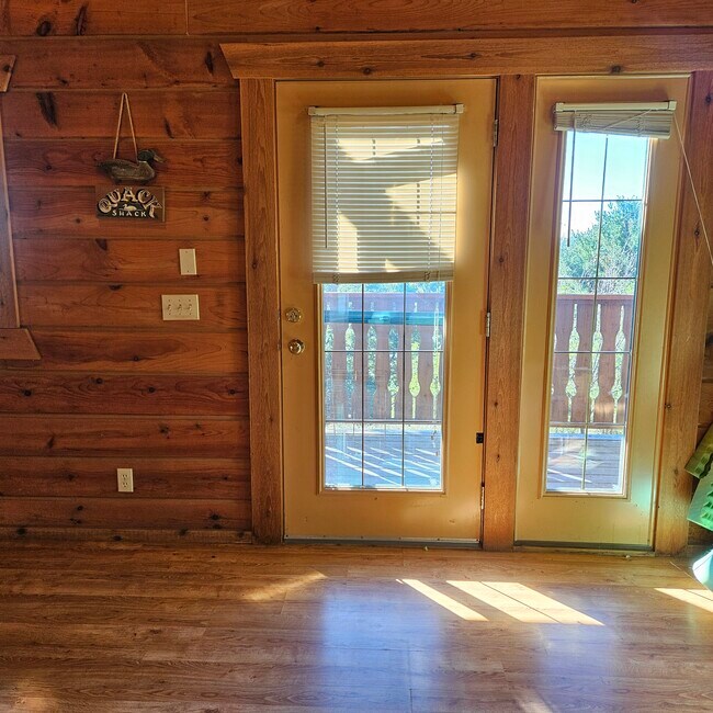 Puerta a la terraza - 459 Overlook Ct