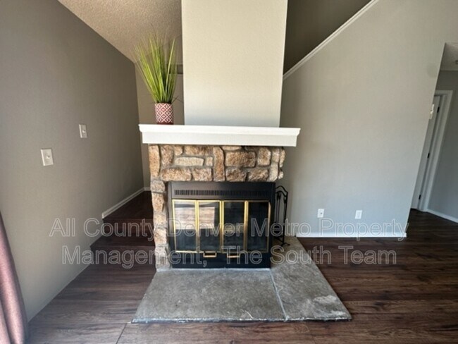 Foto del edificio - 7379 S Gore Range Rd