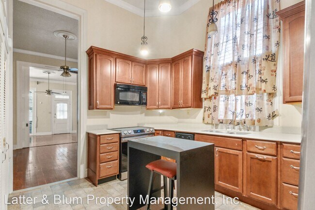 Building Photo - 3 br, 2.5 bath House - 2519 Burgundy St