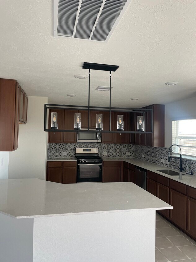 Building Photo - 5614 Smokey Bear Ln