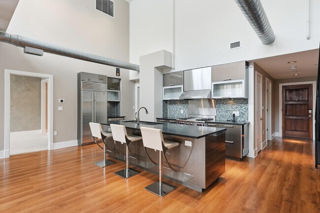 Photo - 1615 N Queen St Apartment