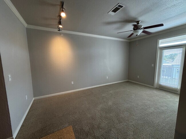 Foto del edificio - 1811 Medical Pkwy