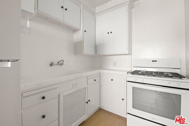 Foto del edificio - 186 N Clark Dr