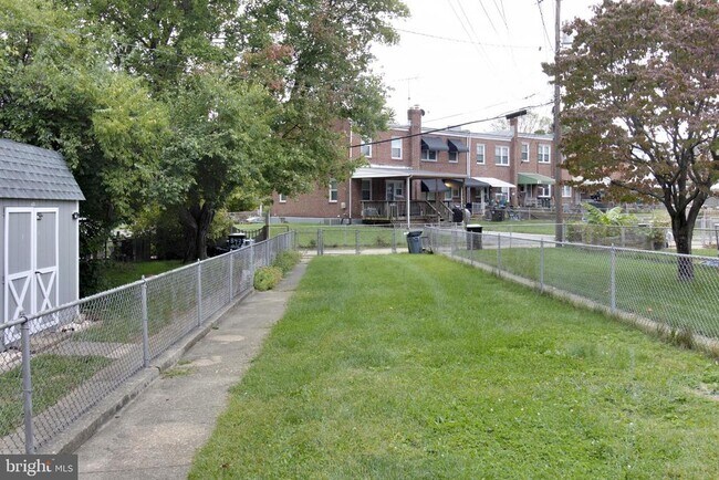 Foto del edificio - 8431 Willow Oak Rd