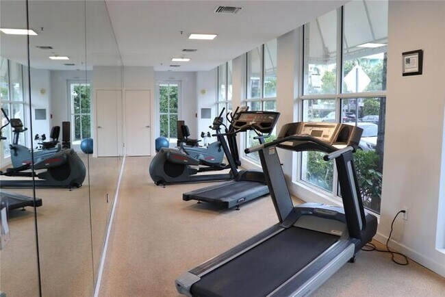 Building Photo - Ocean Place Condo Fully Furnished Ocean Views