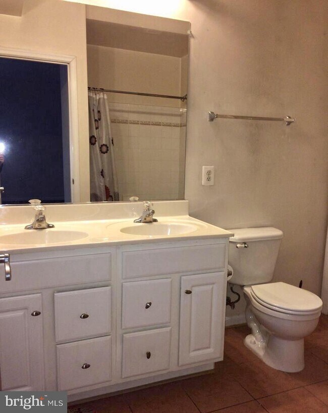 Foto del edificio - 1825 Cedar Cove Way