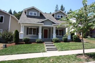Building Photo - 1535 Burnside Pl