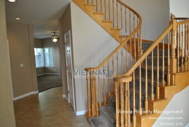 Building Photo - 6216 Cameo Dr