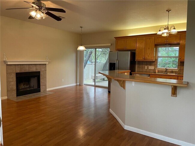 Building Photo - 1006 Castile Rd