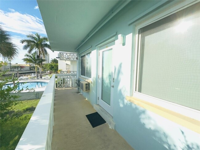 Foto del edificio - 455 Golden Isles Dr